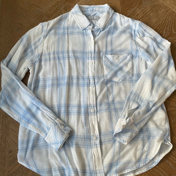 Rails Charli pale blue and white linen / rayon shirt size XS - Picture 1 of 4